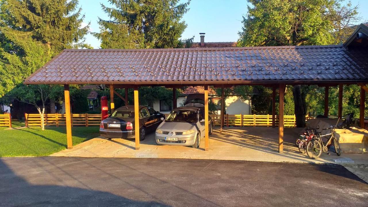 Rozanstvo Seoski Turizam Melovic المظهر الخارجي الصورة