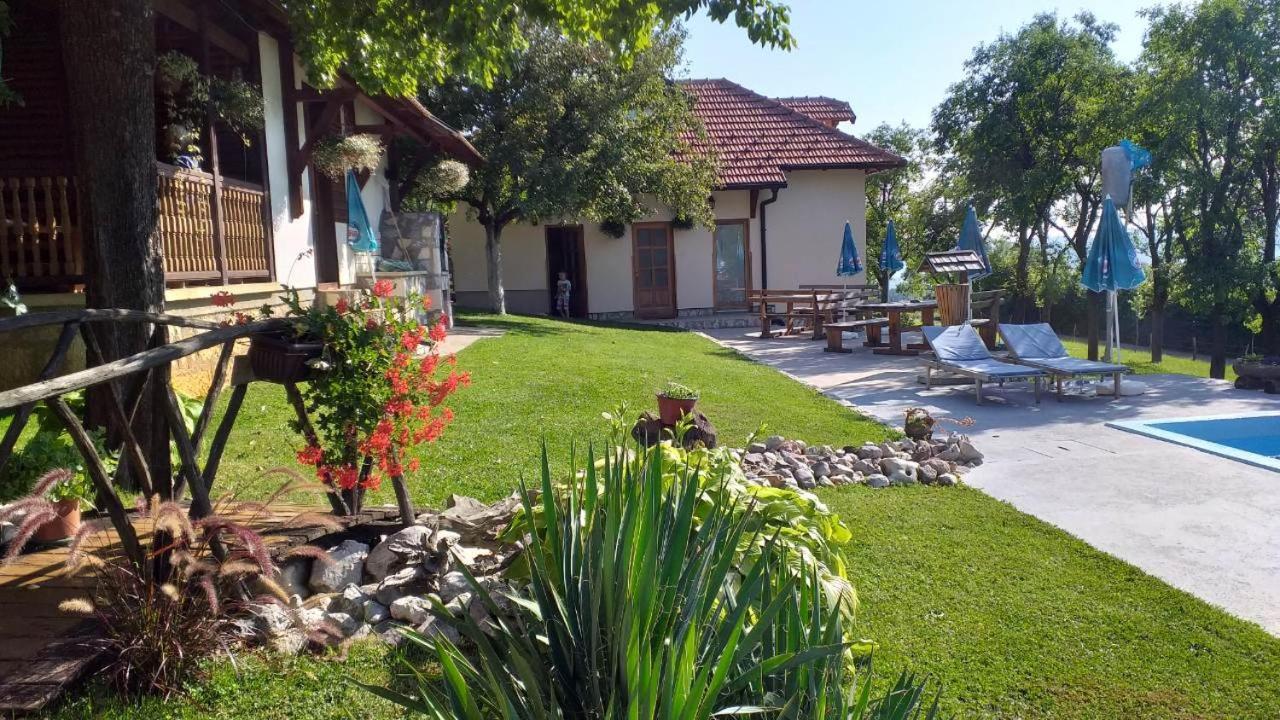 Rozanstvo Seoski Turizam Melovic المظهر الخارجي الصورة